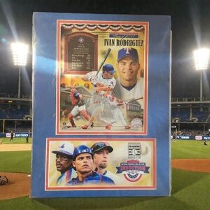 2017 Baseball Hall of Fame Induction  Blue Matted Frame Pic Ivan Rodriguez Stamp